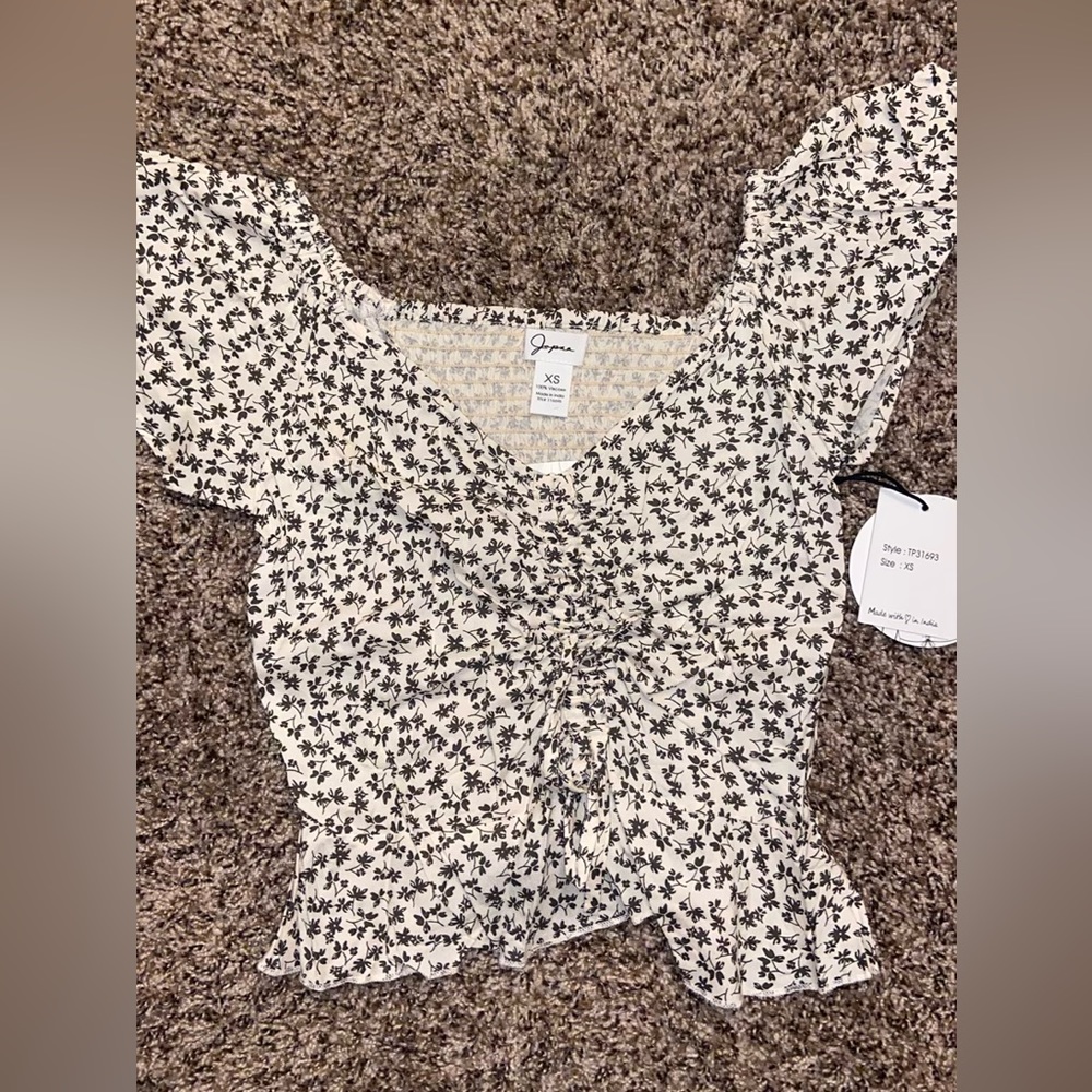 NWT white and black patterned crop top blouse with cinch